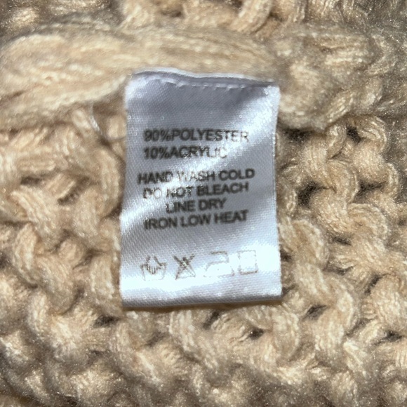 EE:SOME 3-D Floral Rose Knit Cropped Sweater Cardigan - Picture 8 of 8